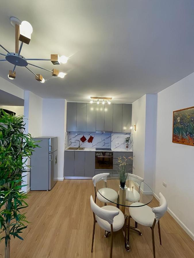 Studio Flat In The City Center Tirana Bagian luar foto